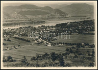 1936 augusztus 11. Kinszki Imre (1901-1945) budapesti fotóművész jelzés nélküli vintage fotója, az általa összeállított gyűjtőalbumból kiemelve, a szerző által datálva, (Látkép a Dunakanyarról), 6,1x8,6 cm