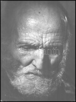 Angelo (1894-1974): Lionardo, pecséttel jelzett, feliratozott fotóművészeti alkotás, sarkain törésnyom, 40×30 cm