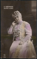1909 Blaha Lujza (1850-1926), színezett fotólap, felületén törésnyomok, 13,5×8,5 cm