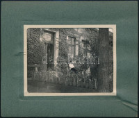 cca 1900 Bánhida, vasútállomás, fotó paszpartuban, 7×10 cm