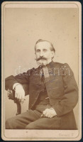 cca 1868 Férfi műtermi portréja Veress Ferenc (1832-1916) kolozsvári műterméből, 10,5×6 cm