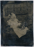 cca 1900 Gyermek portréja, ferrotípia, 9×6,5 cm