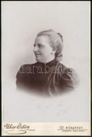 cca 1880 Hölgy portréja, keményhátú fotó Uher Ödön budapesti műterméből, 16,5×10,5 cm