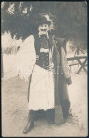 1917 Népviseletes ember. Fotólap
