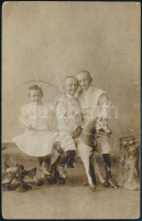 cca 1900 Gyermekek, hintalóval fotólap
