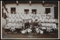 cca 1900 Budapest VII,. Damjanich utca: A M. Kir. Állami főgimnázium sportolóit ábrázoló csoportkép. Kartonon, jó állapotban 24x16 cm