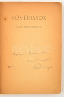 Ditrói Mór: Komédiások. Ditrói Mór emlékiratai. Bp., é.n., (Közlekedési Nyomda (Pless és Schillinger-ny.),174+2 p.+20 t.(Fekete-fehér fotók. Kiadói papírkötésben, gyűrődéssel, apró szakadásokkal a borítón. A szerző, Ditrói