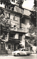 1964 Balatonfüred, Aranycsillag szálló, autó. Képzőművészeti Alap Kiadóvállalat