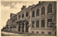 Vasvár, városháza. Özv. Singer Zsigmondné kiadása (kopott sarkak / worn corners)