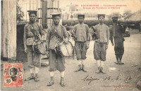 Cochinchine, Tirailleurs annamites Groupe de Tambours et Clairons / Indochinese soldiers with drums and trumpet, TCV card (wet corner)