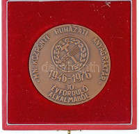 1976. 'MN Központi Ruházati Anyagraktár - 30. évforduló alkalmából - 1946-1976' egyoldalasa Br plakett, eredeti tokban