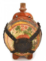Festett kerámia kulacs, bőr szíjakkal, kopottas állapotban, m: 24,5 cm