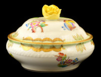 Herendi Viktória mintás bonbonniere. Kézzel festett, jelzett, hibátlan.d:11,  m 8,5 cm