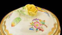 Herendi Viktória mintás bonbonniere. Kézzel festett, jelzett, hibátlan.d:11,  m 8,5 cm