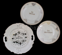 3 db porcelán tányér: Bavaria porcelán tányérok, 'Dem Silberbräutigam' és 'Der Silberbraut' feliratokkal, 2 db, matricás, jelzett, d: 19 cmx2 + 'Zum Silberfeste' porcelán tál, matricás, jelzés nélkül, kopott, d: 25 cm