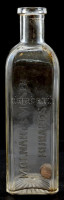 'Molnár és Moser Budapest' drogériás üvegpalack, benne dugó maradékkal, 14,5x4x4 cm