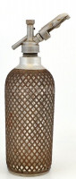 1930 Sparklet Patent Auto-Syphon szódásüveg, fém szövéssel borítva, m: 36,5 cm