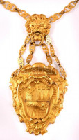XIX. sz.: Tűzaranyozott bíborosi lánc. Nagyméretű címeres függővel 10,5 cm Hozzá készült dobozban / Gold plated metal high priest (cardinal) chain with costuma made box.