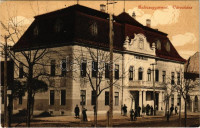 Balassagyarmat, Városháza, forgalmi tábla 'Sebesen hajtani tilos!' felirattal. Wertheimer Zsigmond kiadása (EK)