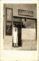 1940 Budapest XV. Rákospalota, Halász Pál borbély terme, úri és hölgy fodrász üzlete. Hátoldalon Halász Bál saját kezű levelével. Baksay utca és Rákos út sarok. photo (EB)