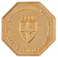 2000. 'Terézváros Millenniumi Emlékérme - Budapest' aranyozott, nyolcszögletű, kétoldalas emlékérem, eredeti tokban (39mm) T:1