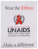 DN 'Unaids' festett fém jelvény T:1-ND 'Unaids' painted metal badge C:AU