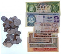 ~300g magyar és külföldi fémpénz + 8db vegyes magyar és külföldi bankjegy T:vegyes~300g of mixed coins + 8pcs of mixed banknotes C:mixed