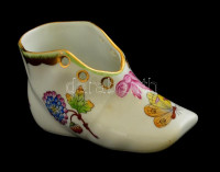 Herendi Viktória mintás cipőcske. Kézzel festett, jelzett, minimális mázhibával 11x5 cm