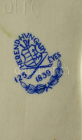Herendi Viktória mintás cipőcske. Kézzel festett, jelzett, minimális mázhibával 11x5 cm