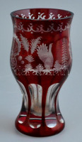 Kristály pohár vadász jelenettel. Hámozott, színezett, jelzett, hibátlan. 16 cm