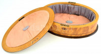 Biedermeier ovális fa doboz, kulccsal, teteje nem rögzített, kis lepattanásokkal, m: 9,5 cm, 20×32,5 cm