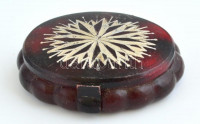 cca 1960 Női púderes szelence, 7x9 cm