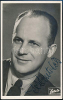 Kántor Béla előadóművész aláírása az őt ábrázoló képen
