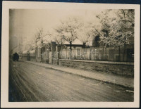 cca 1930 Kinszki Imre (1901-1945) budapesti fotóművész hagyatékából, jelzés nélküli vintage fotó (Zuglói részlet), 4,6x6 cm