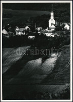 1973 C. Kovács István (?-): Magyar falu, pecséttel jelzett fotó, 23×17 cm