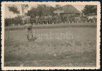 1941 Az első magyar katonasírok Kolonyánál (Ukrajna), hátoldalon feliratozott fotó, 6×8,5 cm