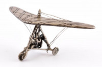 Ezüst(Ag) miniatűr sárkányrepülő, jelzett, 8×3,5 cm, nettó: 17,11 g