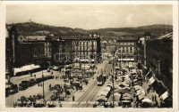 Linz, Platz des 12. November mit Pöstlingberg / square, tram, market, automobiles