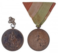 1926. 'Magyar Athletikai Szövetség Verseny Díja / 4x100m Bajnok Csapat 1926' fémjelzett Ag díjérem 'L.E. (Ludwig Ede)' beütéssel (19,37g/0.800/35mm) + ~1920. 'Magyar Athletikai Szövetség Kerületi Bajnoksága/ 4x400m Kerületi Bajnok