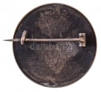 Beck Ötvös Fülöp (1873-1945) ~1930. 'Budapesti Korcsolyázó Egylet - Alakult 1869' ezüstözött Br jelvény, hátlapon 'BERÁN N BPEST' gyártói jelzéssel (32mm) T:1