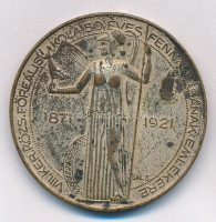 Gál Dezső (1870-?) 1921. 'VIII. Kerületi Községi Főreáliskola 50 éves fennállásának emlékére 1871-1921' ezüstözött Br emlékérem (44mm) T:2-