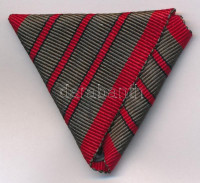 1918. 'Sebesültek Érme' eredeti mellszalagja (három vörös sávval) jó állapotbanHungary 1918. 'Medal for Soldiers Wounded' original ribbon (with three red lanes) in good conditionNMK 328/c.