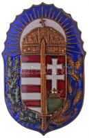 1920. 'Vitézi Jelvény' zománcozott Br jelvény, hátlapon ferde kitűzőpántokkal, 'JEROUSCHEK BPEST SEMMELWEIS U. 7.' gyártói jelzéssel (57x37mm) T:1-,2 kis zománchiba Hungary 1920. 'Badge of the Order of Vitéz' enamelled Br badge, on the