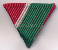 1940. 'Nemzetvédelmi Kereszt / A Hazáért' eredeti mellszalagja jó állapotbanHungary 1940. 'National Defence Cross / For the Homeland' original ribbon in good conditionNMK 442.