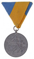 1941. 'Délvidéki Emlékérem' cink emlékérem mellszalaggal. Szign.: BERÁN L. T:2 oxidációHungary 1941. 'Commemorative Medal for the Return of Southern Hungary' zinc medal ribbon. Sign.:BERÁN L. C:XF oxidationNMK 429.