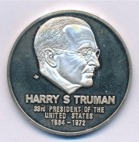 Amerikai Egyesült Államok ~1972. 'Harry S. Truman' jelzett Ag emlékérem (24,95g/0.925/39mm) T:1- (PP)USA ~1972. 'Harry S. Truman' Ag commemorative medallion with hallmark (24,95g/0.925/39mm) C:AU (PP)