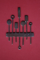 Percz János (1920 - 2000): Sorminta/ kotta, medál, réz, 8,2 x 5,5