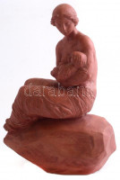 Tóth Valéria (1943- ): Anya gyermekével, terrakotta, jelzett, apró kopásokkal, m: 32 cm