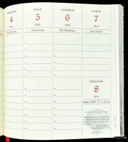 Gérard Desquesses, Florence Clifford: L'Agenda de Jules Verne 2005. Centenaire de sa Mort. Saint-Malo, 2004, GD Editions. Gazdag képanyaggal illusztrálva. Francia nyelven. Kiadói műbőr-kötés, aranyozott lapélekkel, jó állapotban.
