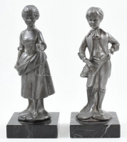 Jelzés nélkül: Szoborpár. Ón, márvány talapzaton. 18 cm